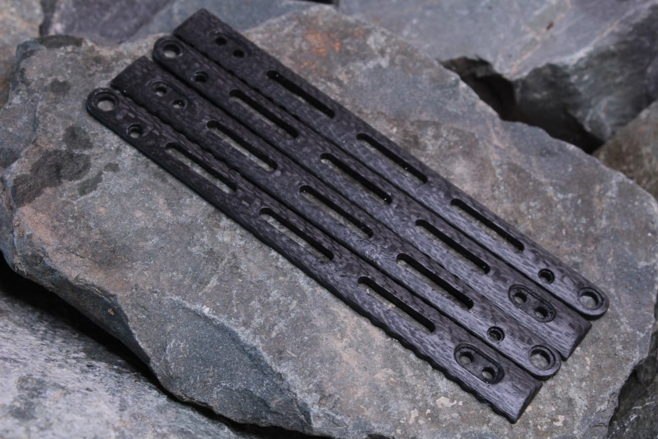 Carbon Fiber 3 Slot Replicant Scales (Blemished)